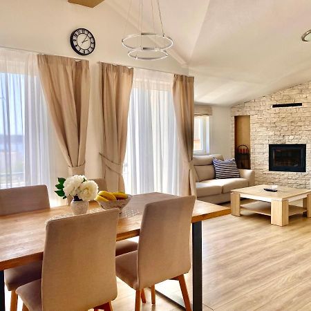 ז'אבוריץ' Golden Apartments מראה חיצוני תמונה