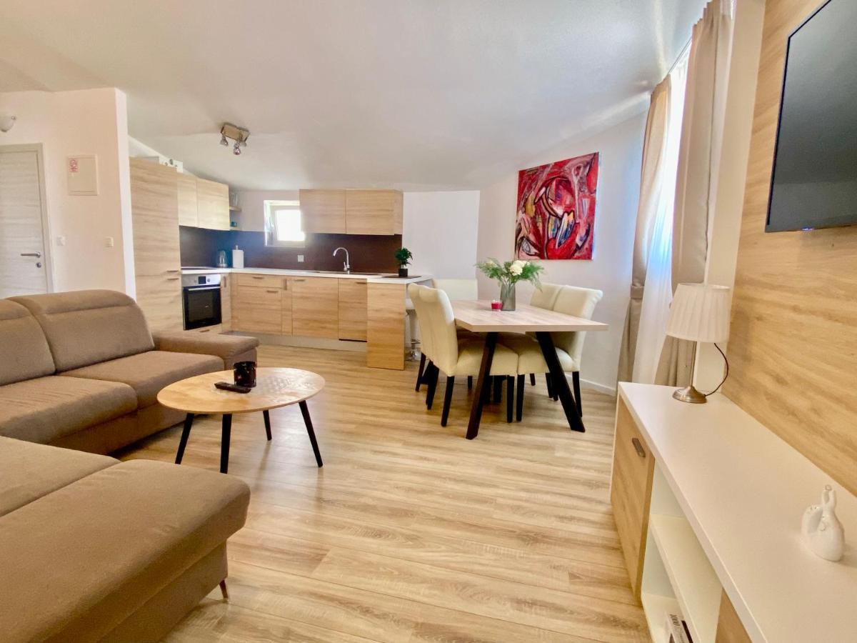 ז'אבוריץ' Golden Apartments מראה חיצוני תמונה