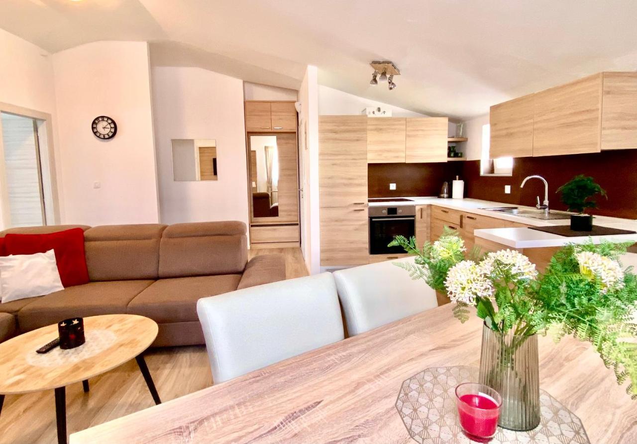 ז'אבוריץ' Golden Apartments מראה חיצוני תמונה
